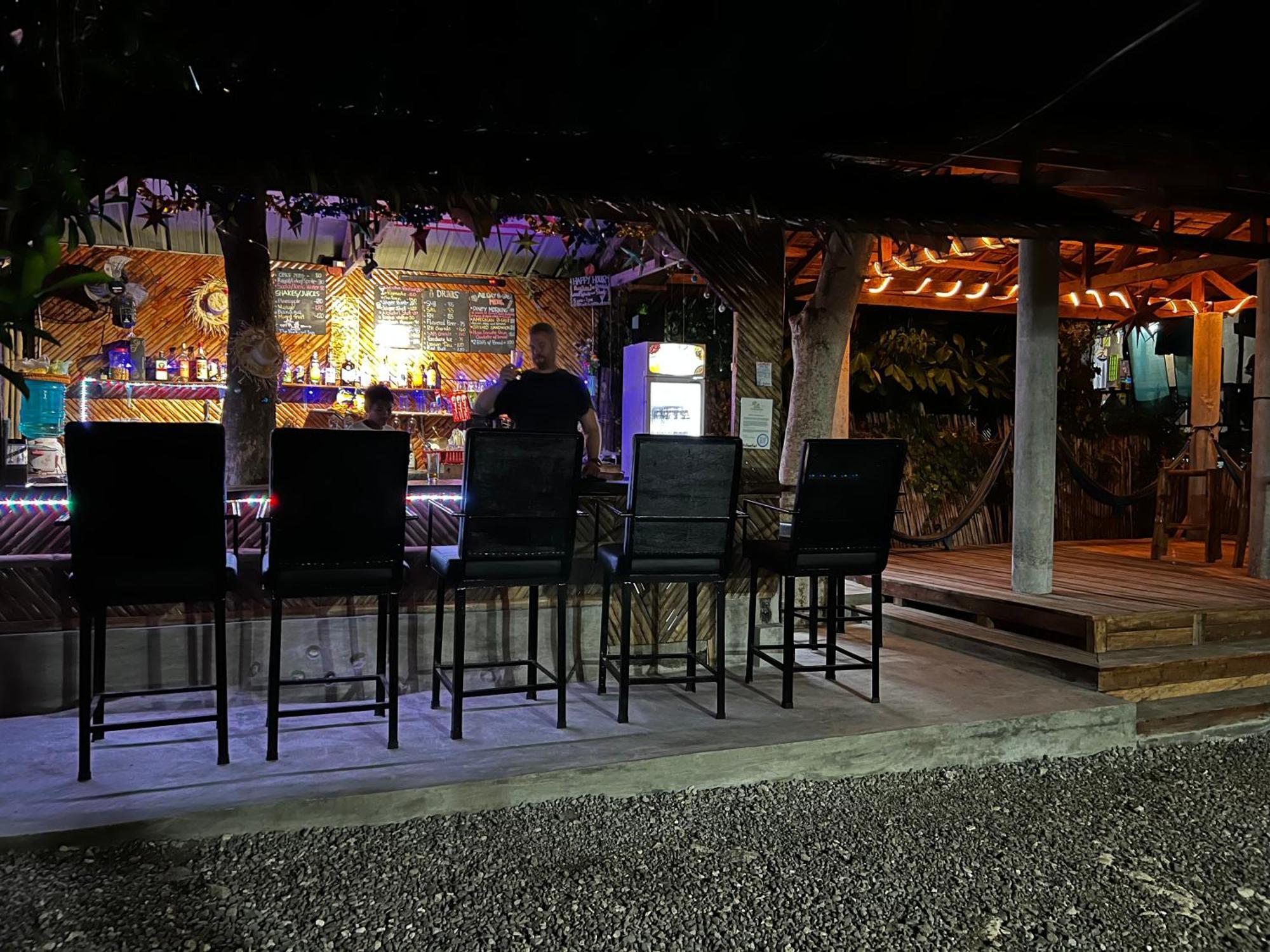 The Backyard Inn Моалбоал Екстериор снимка