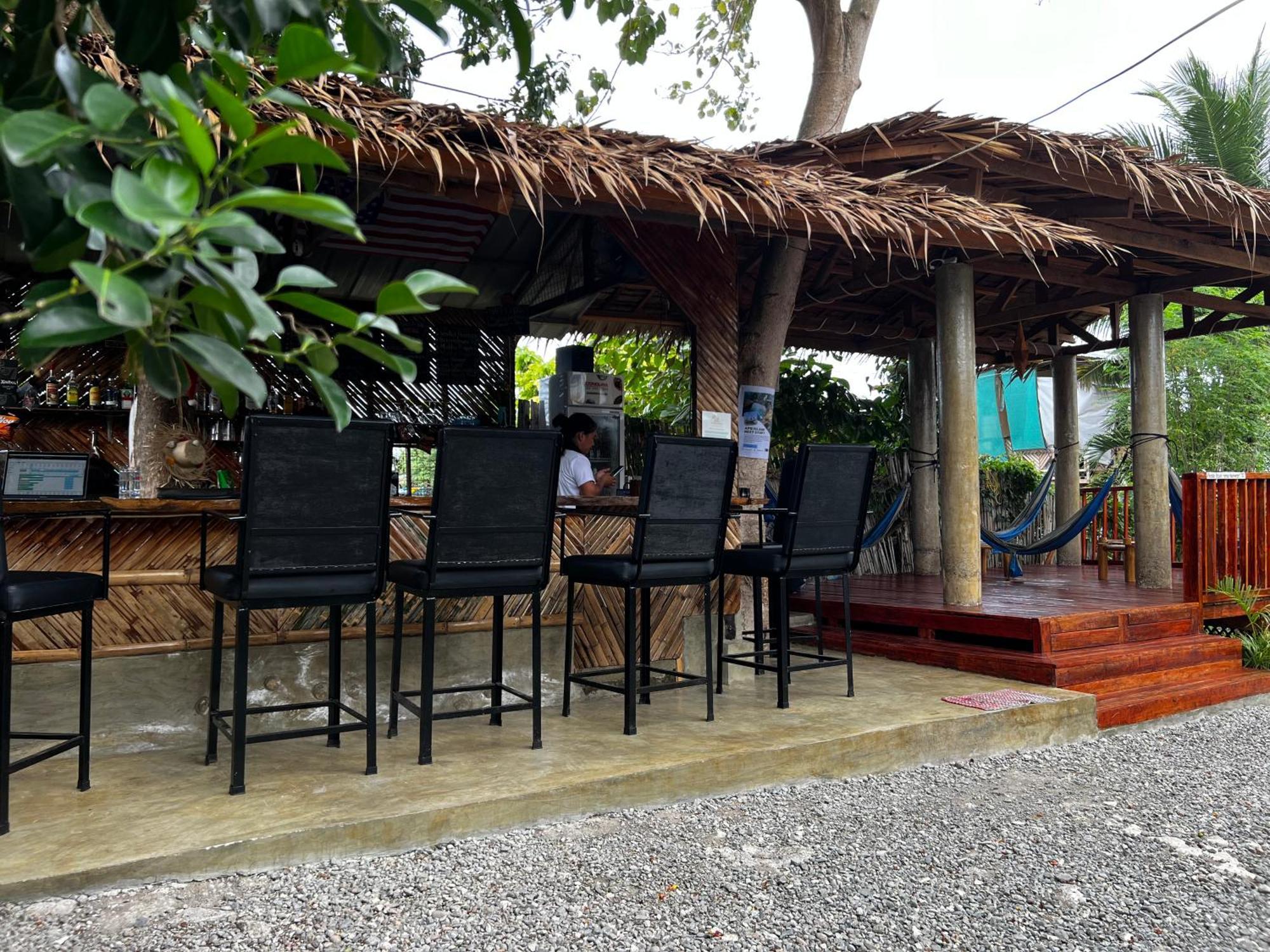 The Backyard Inn Моалбоал Екстериор снимка
