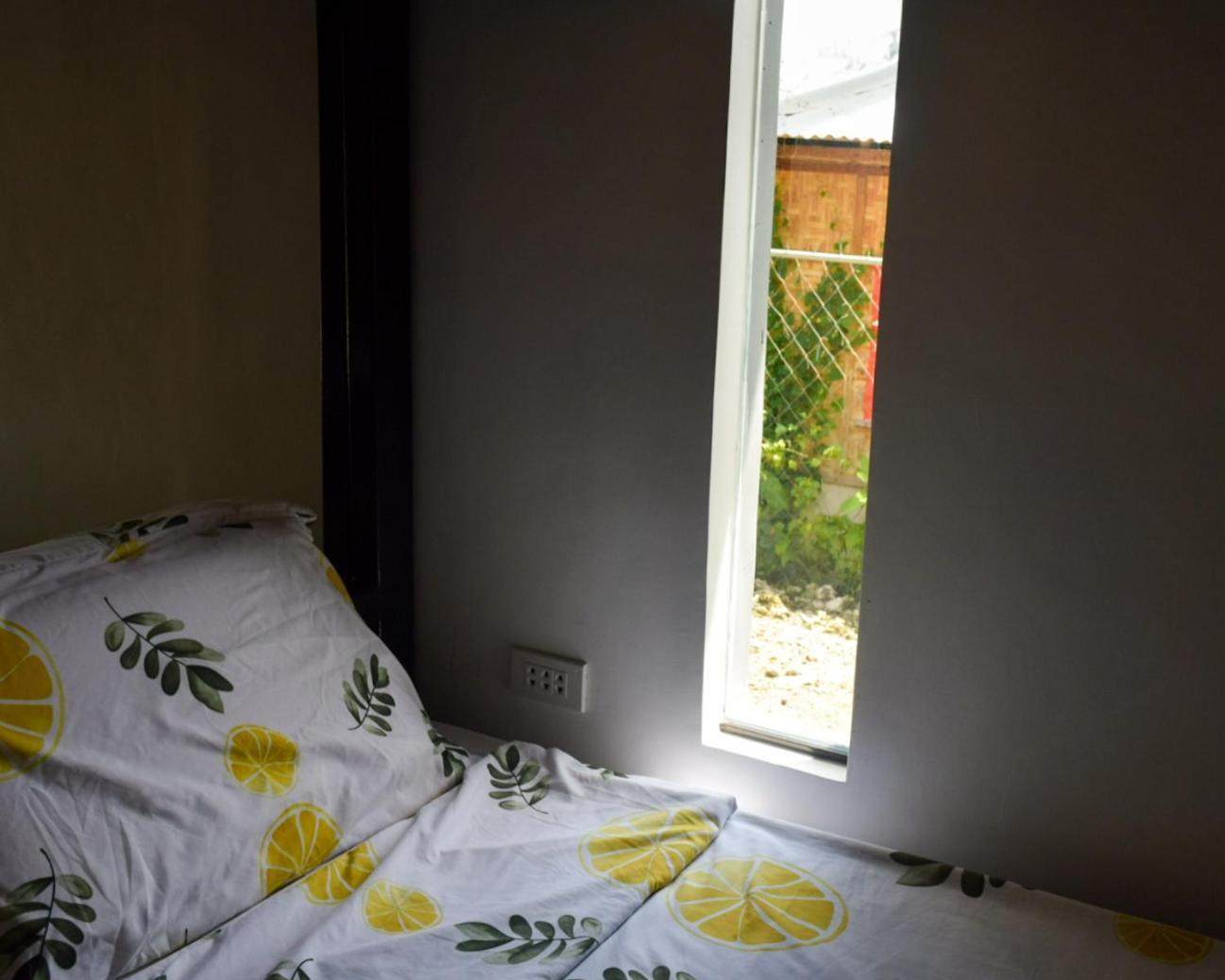 The Backyard Inn Моалбоал Екстериор снимка