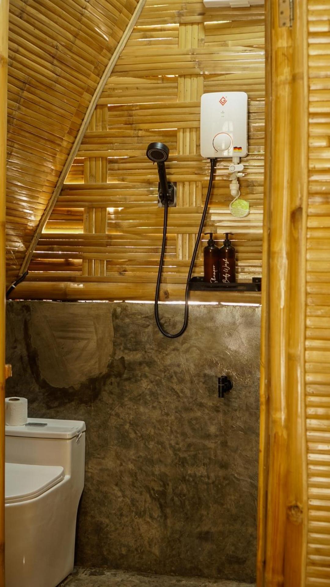 The Backyard Inn Моалбоал Екстериор снимка
