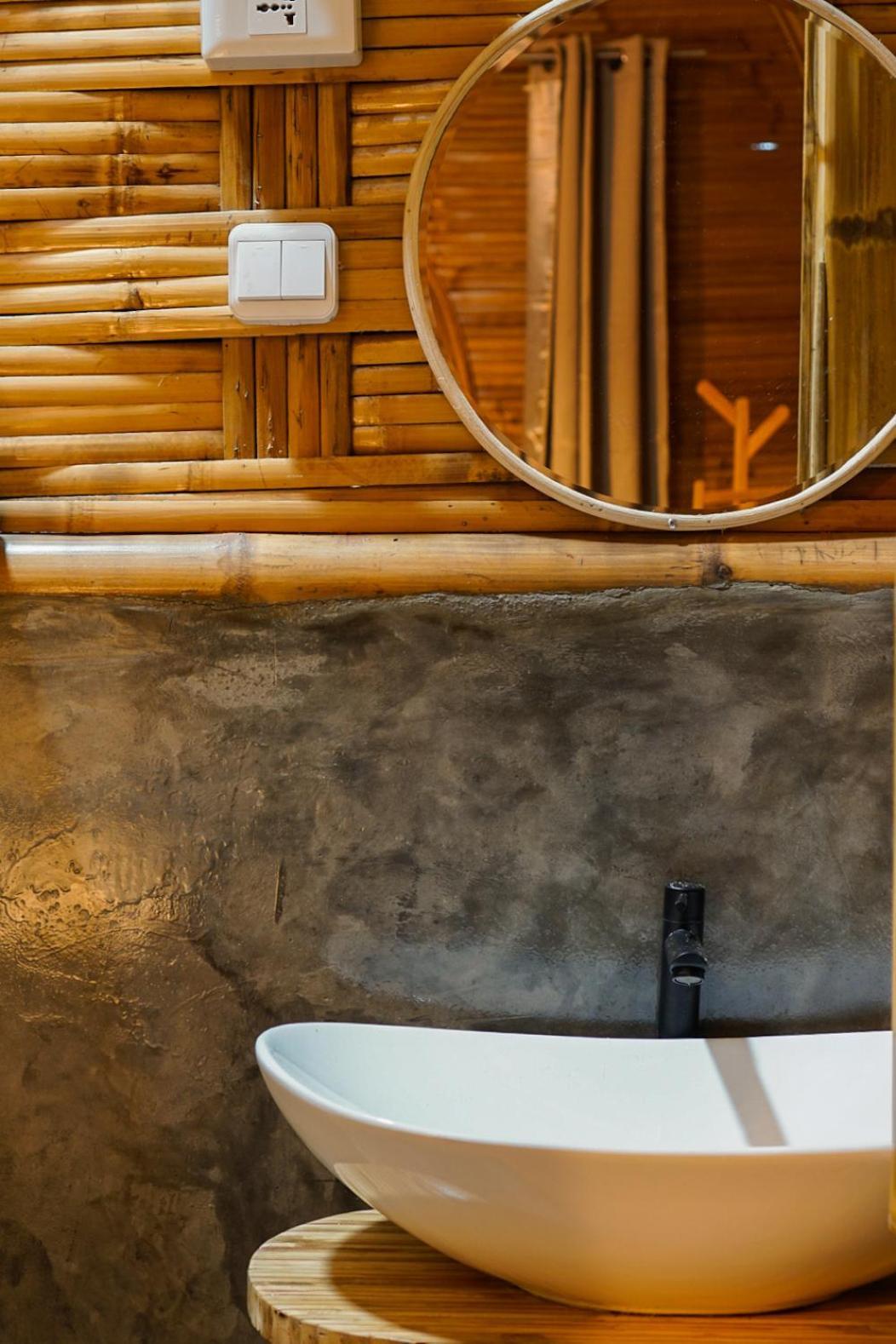 The Backyard Inn Моалбоал Екстериор снимка